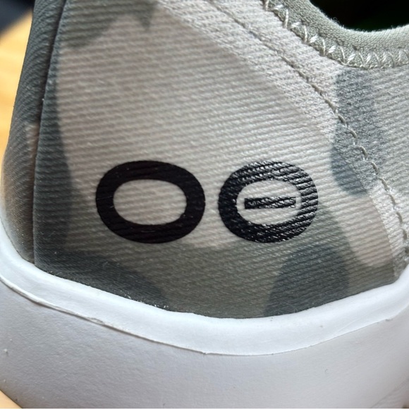 EUC OOFOS Women’s OOMG EEZEE LOW LTD Camo lightweight Slip-On Shoes Sz 6 - Picture 7 of 10